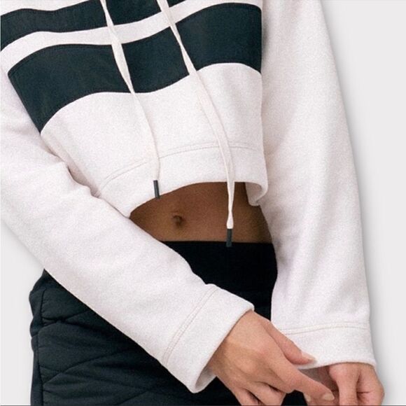Striped Velour Cropped Sweatshirt   - Picture 7 of 11